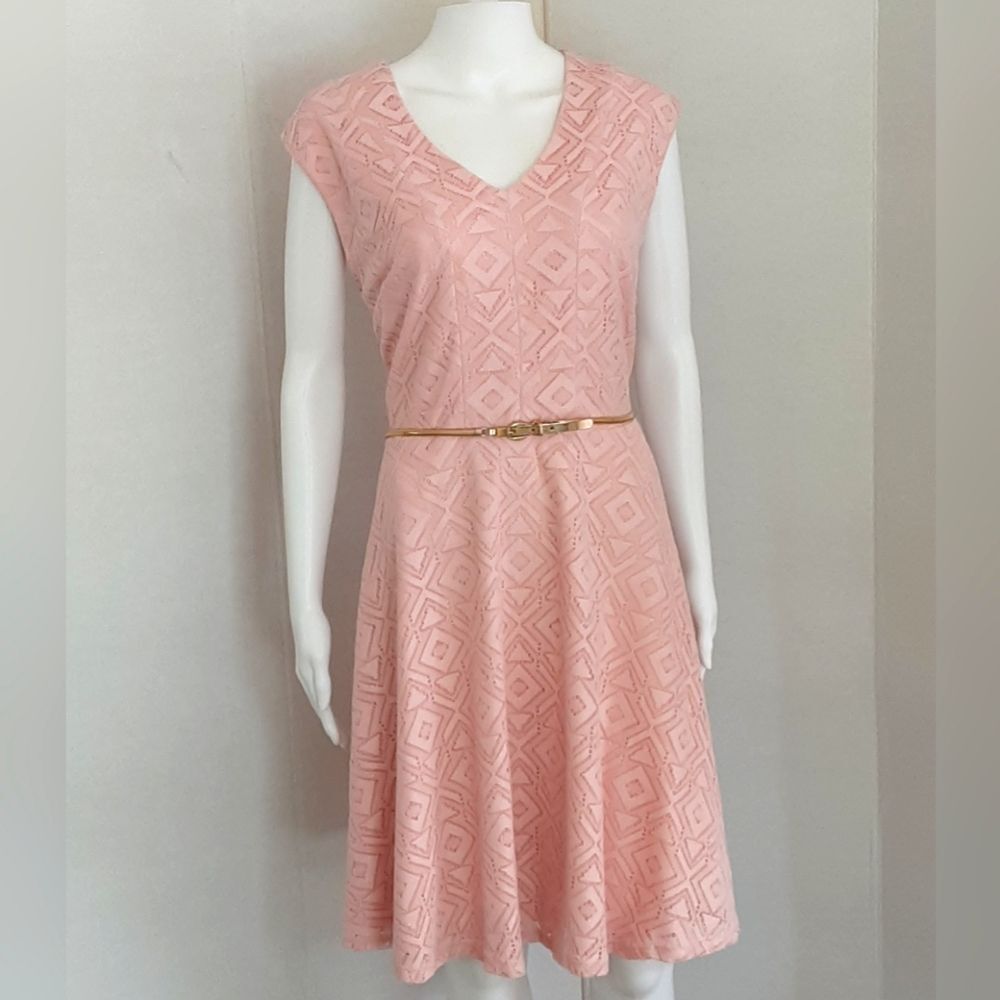 TACERA Textured Lace Geographic Peach Sleeveless V-Neck Fit | Flare Dress Sz L